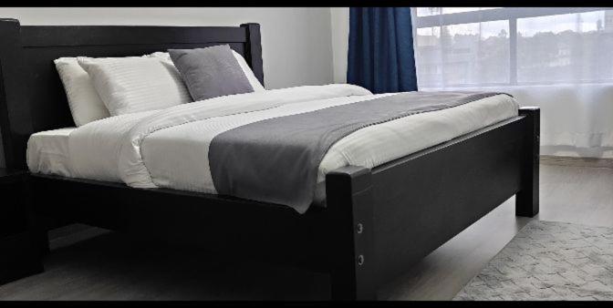 Stayrest Safari Tours New 3 Bedroom Apartments In Kilimani Nairobi With Rooftop Pool Extérieur photo